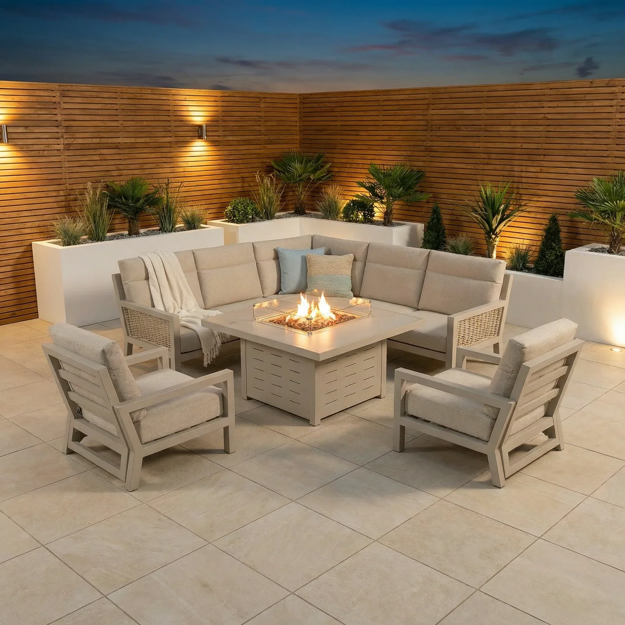 Garden Furniture & Features